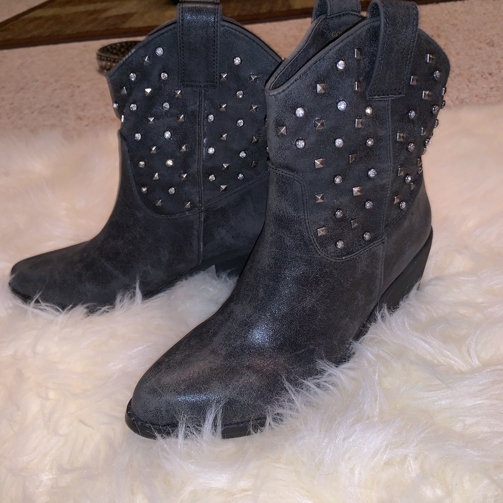 Cowboy Booties - Picture 2 of 6